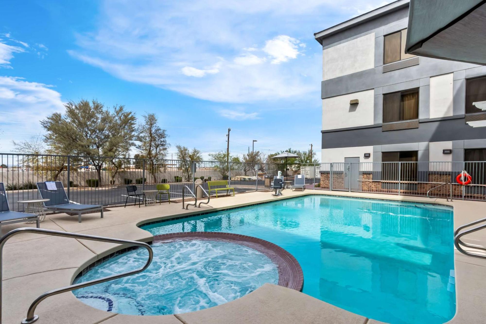 Spark By Hilton Phoenix East מסה מראה חיצוני תמונה
